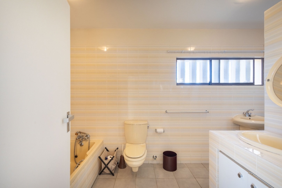 4 Bedroom Property for Sale in Bowtie Western Cape